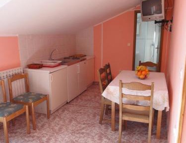 One-Bedroom Apartment with Balcony