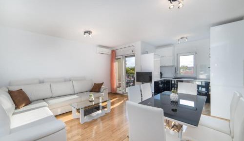 Two bedroom apartment with Sea view