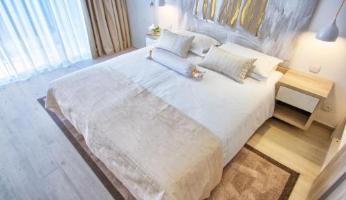 Executive Room with Balcony and Sea View