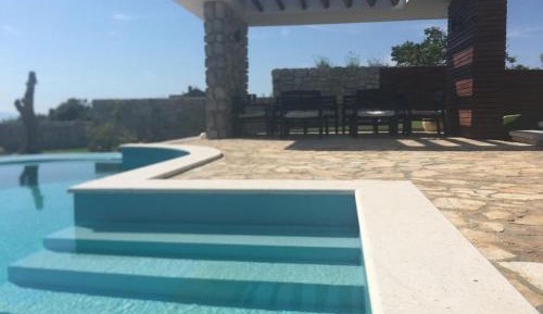 Five-Bedroom Villa with Private Pool and Sea View