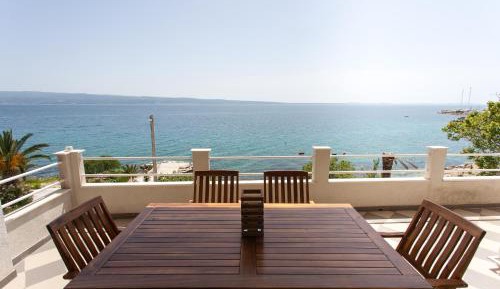 Studio Apartment with Sea View