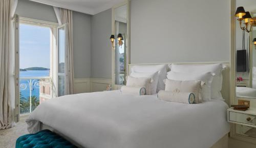 Deluxe Suite with Sea View