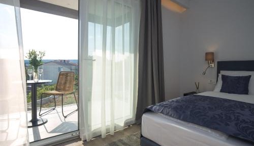 Deluxe Double Room with Balcony and City View