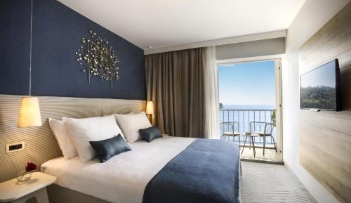 Superior Double Room with Seaside Balcony 
