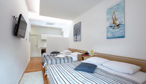 Deluxe Apartment with Hot Tub