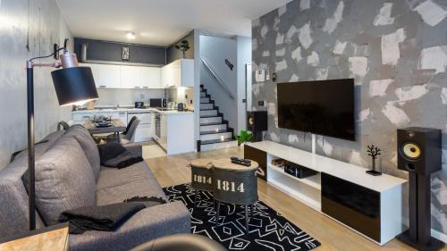 Apartment with Balcony