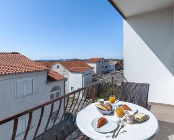 One-Bedroom Apartment with Balcony and Sea View Modern