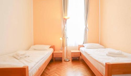 Standard Twin Room with Shared Bathroom