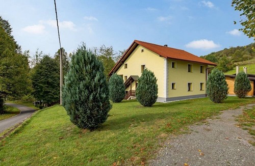 Vrbovsko Apartment | One bedroom apartment Vrbovsko, Gorski kotar (A-20268-b)