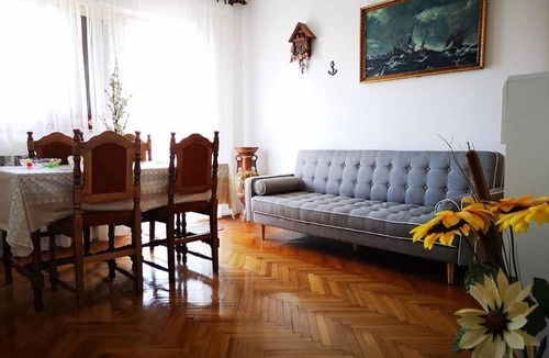 Cres Apartment | Naomi's Sunshine