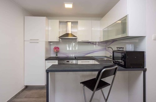 Dramalj Apartment | Holiday apartment with air conditioning and terrace with garden furniture