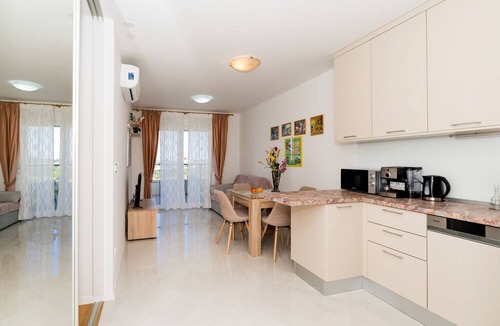 Mejasi Apartment | A1 - modern apt with the terrace & sea view