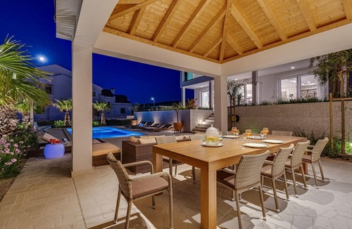 Dobropoljana House | Magnificent Villa Due on the island of Pa.