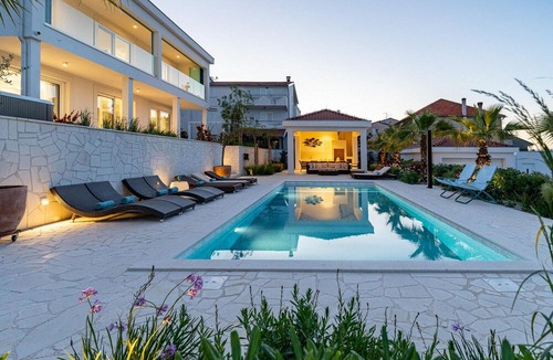 Dobropoljana House | Magnificent Villa Due on the island of Pa.