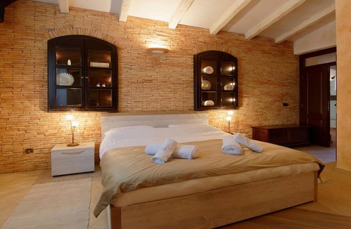 Farini House | 4 bedroom accommodation in Visnjan