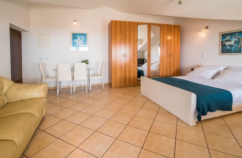 Krk Apartment | One bedroom apartment with terrace and sea view Krk (A-5423-d)