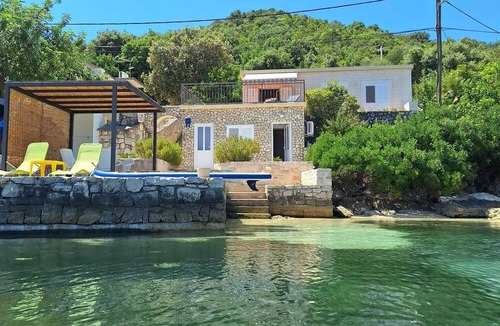 Okuklje House | House DANIVA located in front of the sea