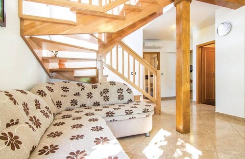 Laginji House | House Valmonida