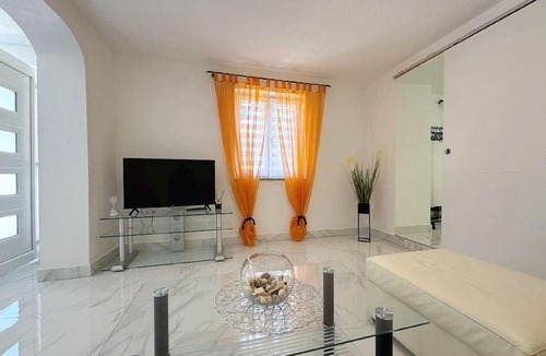 Polje Apartment | Top flat - pets welcome