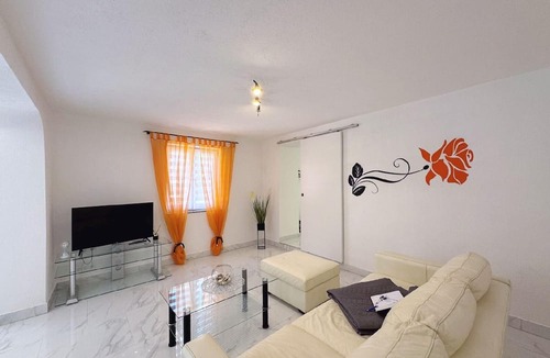 Polje Apartment | Top flat - pets welcome