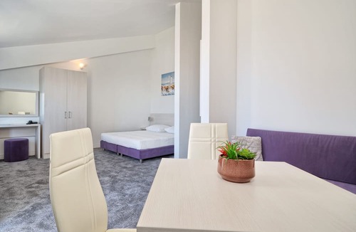 Kastel Luksic Hotel | Aqua Guestrooms Kastela