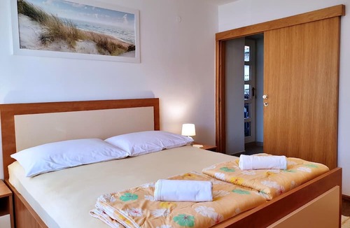 Cizici Apartment | Flat Nevenka -70m from the sea, terrace