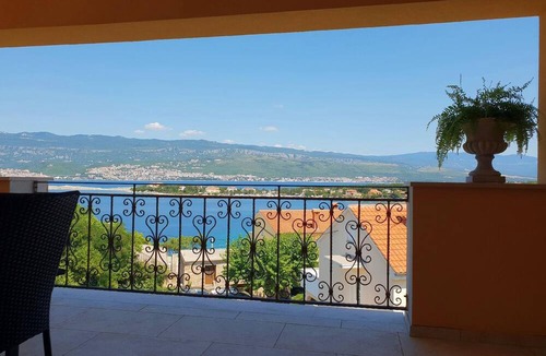 Silo Apartment | Flat Branka sea view, 160m from the sea, terrace