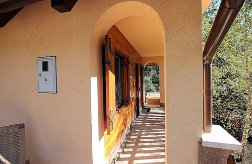 Breze House | Draußen gibt es eine Sitzecke mit atemberaubendem Blick auf die Natur, Grill,