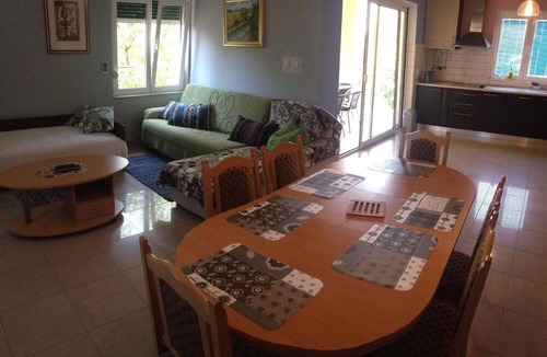 Bibinje Apartment | Generous holiday apartment Lolinka Bibinje