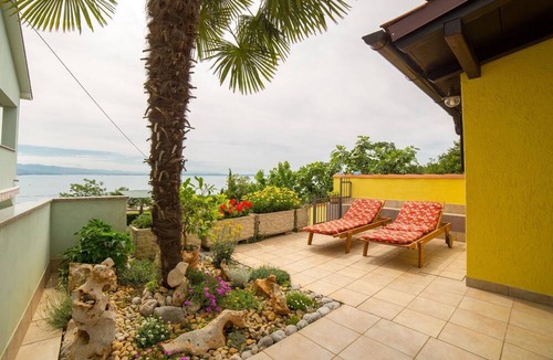 Volosko House | Holiday home with water view
