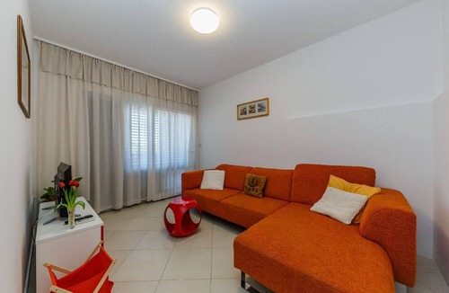 Razanj House | Holiday House with garden, close to the beach
