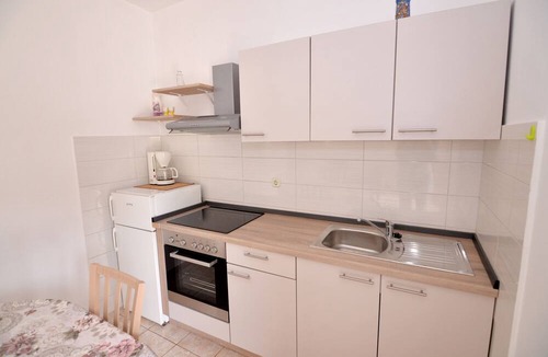 Tkon Apartment | Two bedroom apartment with terrace and sea view Tkon, Pašman (A-8455-b)