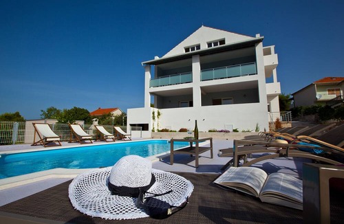 Okrug Donji Villa | Villa Anadi - Quiet Place With Pool