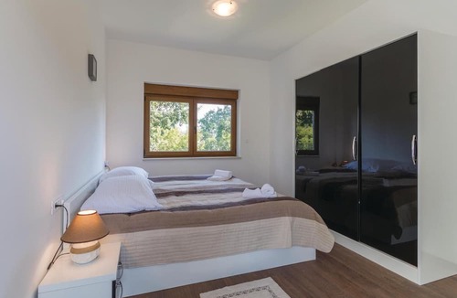 Buici House | 4 bedroom accommodation in Buici