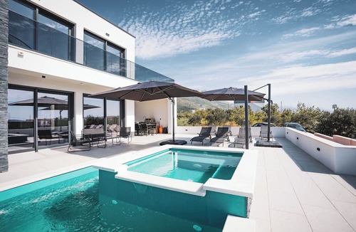 Kastel Stari Villa | Villa Just be Happy by Trawelltopia