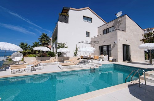 Znjan Bed & Breakfast | Gallery Luxury Suites & Rooms - Adults Only
