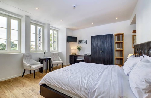 Veli Losinj Hotel | Dolphin Suites Hotel