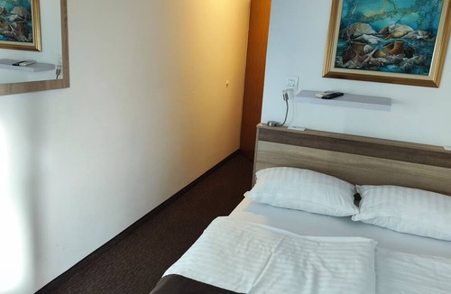 Velika Gorica Hotel | Tim Rooms