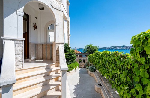 Seget Donji Hotel | Villa Segetski dvori – Tradition since 1964