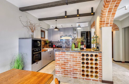 Janjina Villa | Villa Oz, Vintage Beachfront Serenity