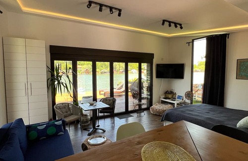 Cukarica Boat Rental | Beach House Belgrade