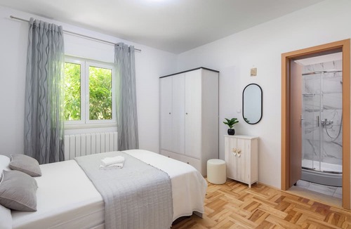 Kastel Novi House | Sunshine Holiday Home
