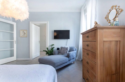 Ljubljana Old Town Apartment | DAGON BRIDGE - beautyful central district apartment for families