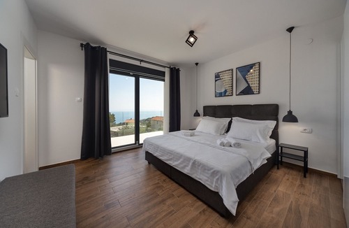 Bregi Villa | Sunny Villa Askim Presitge