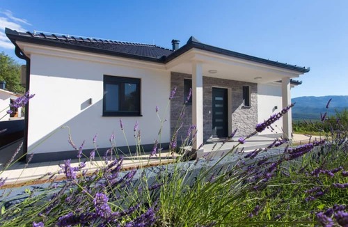 Caporice House | Holiday house Marijana - modern with pool: - Trilj, Riviera Split, Croatia
