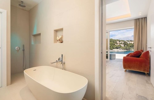 Selca Villa | Exclusive Villa Paterina heated pool, gym, sauna, family stylish