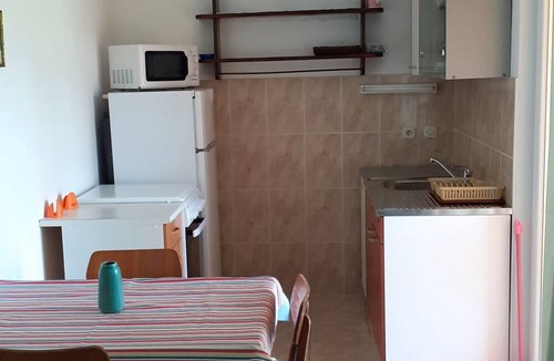 Batalaza Apartment | Apartment Renatare - close to the sea with parking: A1(2+1) - Ugljan, Island Ugljan, Croatia