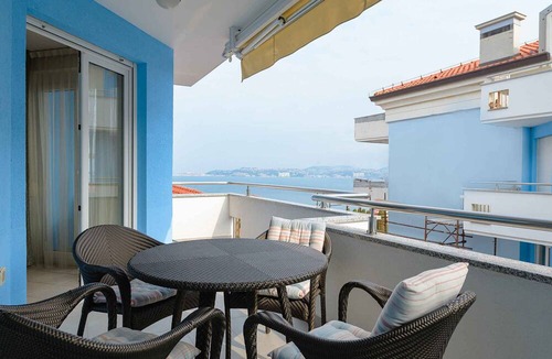 Crveni Vrh Apartment | Holiday apartment with air conditioning, internet and private parking space