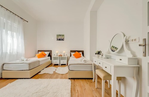 Split House | Happy Home - Rental Residence