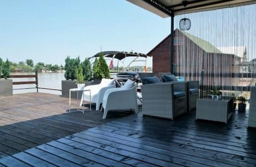 Cukarica House | TeLu HouseBoat